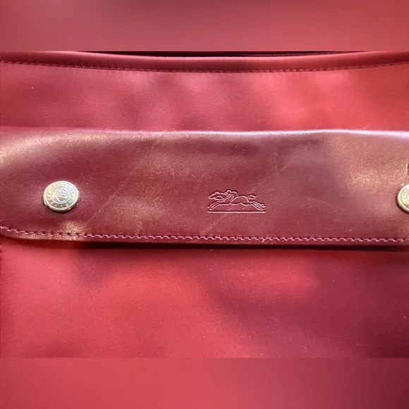 EUC! Longchamp Deep Red Crossbody Bag from the discontinued Planètes line - Picture 3 of 10